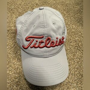 Titleist prov1 Footjoy grey and maroon hat great condition!